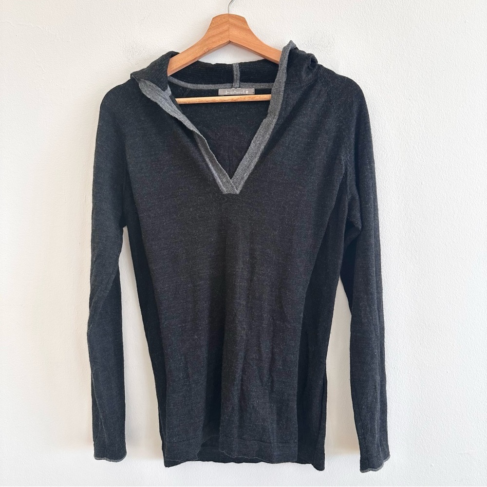 Smartwool gray hooded V-neck sweater Small AS-IS